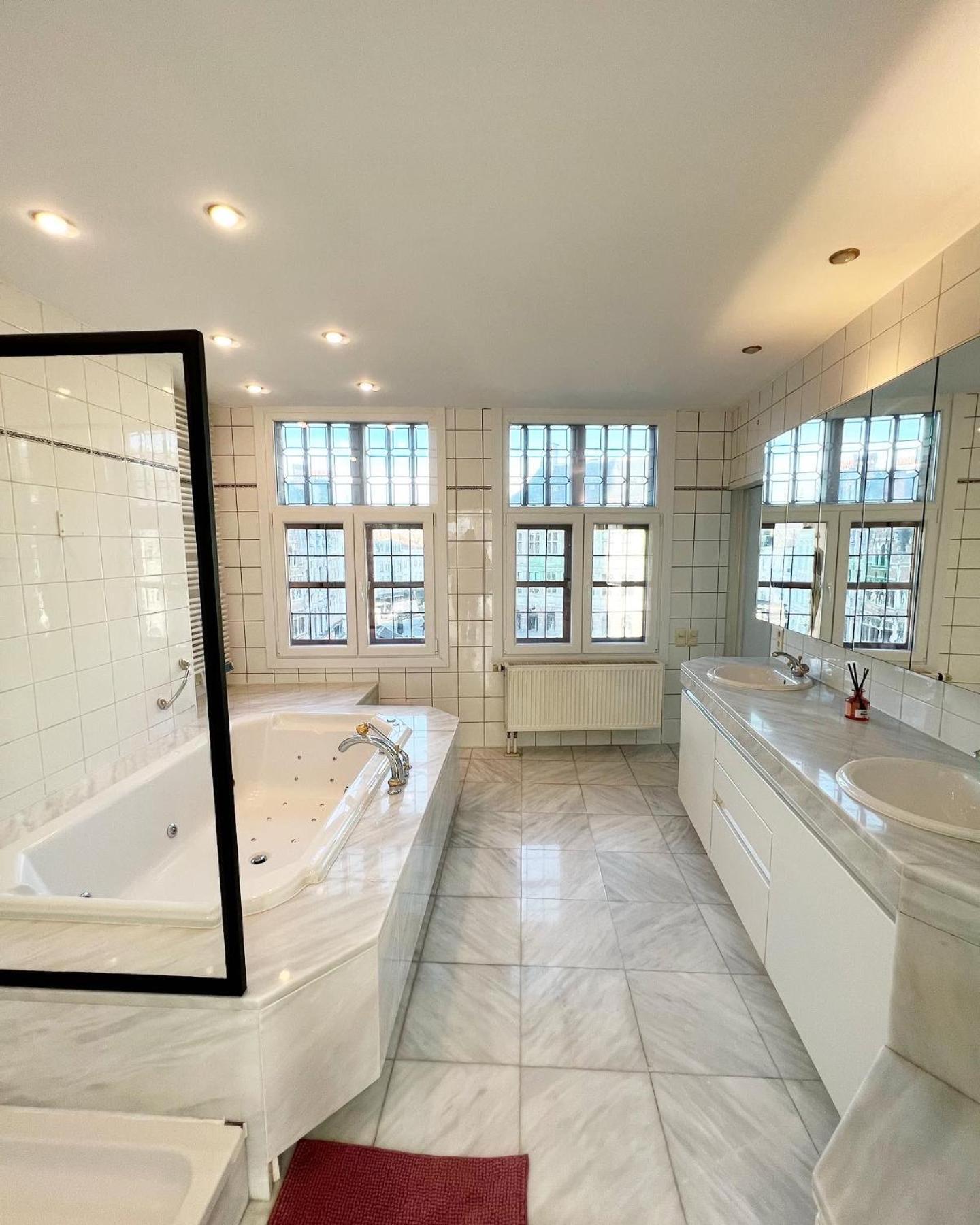 Le Faubourg Suites Antverpy Exteriér fotografie